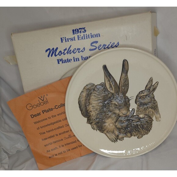 VINTAGE 1975 GOEBEL MOTHERS SERIES FIRST EDITION COLLECTOR PLATE W GERMANY & Box - Picture 1 of 9